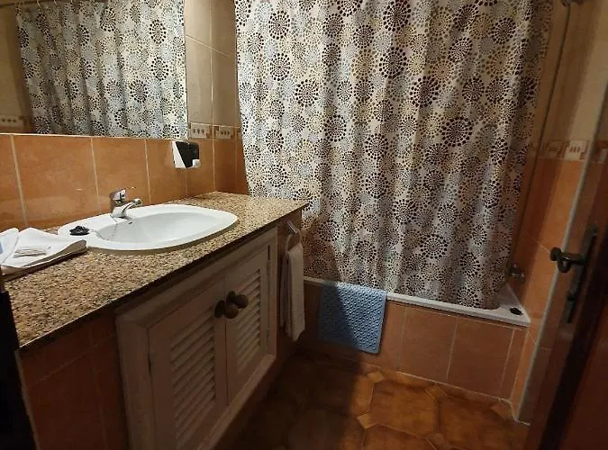 Hotel Pueblo Torviscas 3*